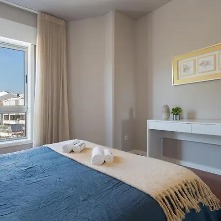 Roomy Stylish Flat With Balcony *