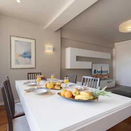Roomy Stylish Flat With Balcony Apartment *