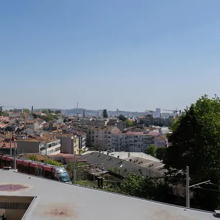 Apartment Roomy Stylish Flat With Balcony Porto